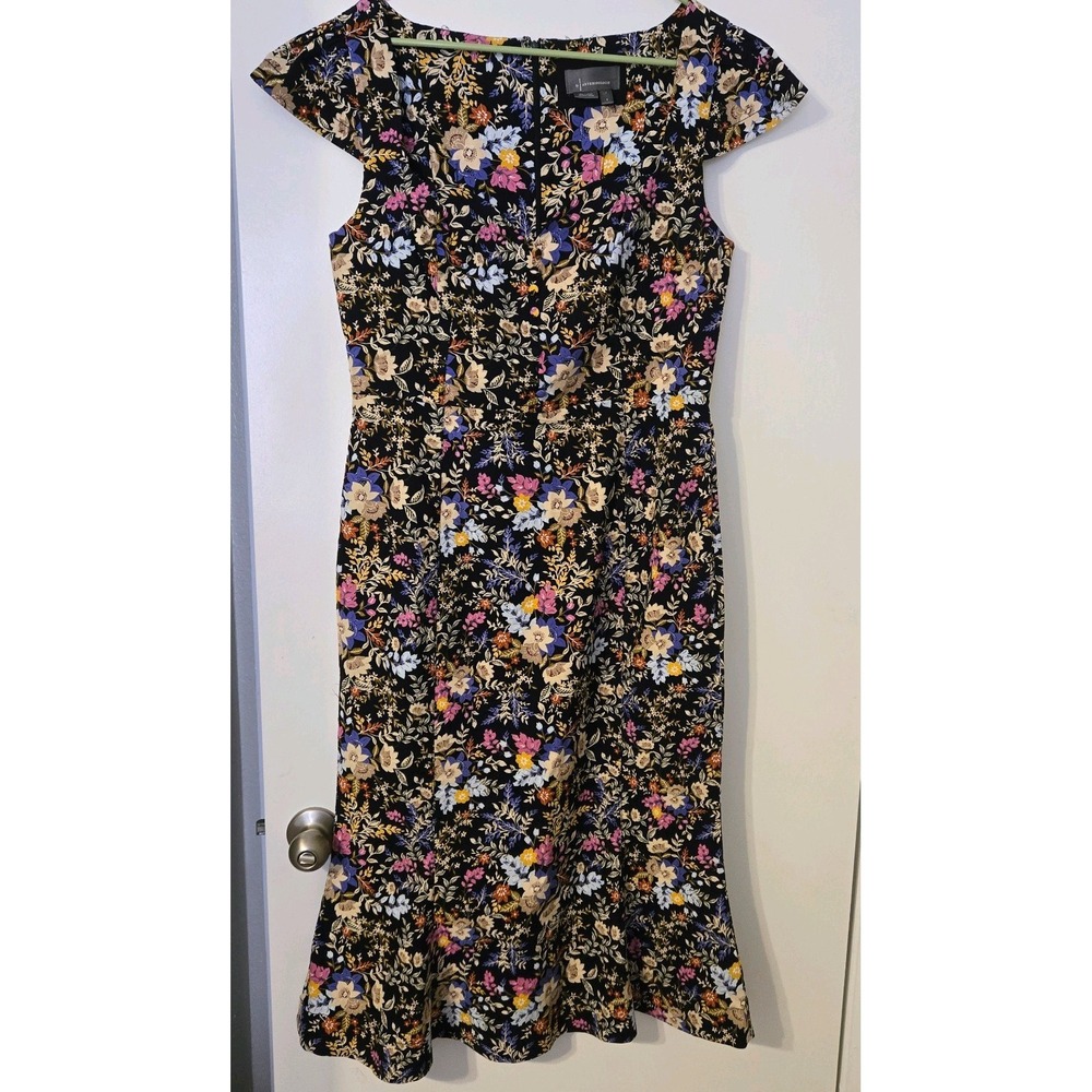 Floral Cap-Sleeve Midi Dress in Black